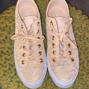 Converse Rose Gold Detail